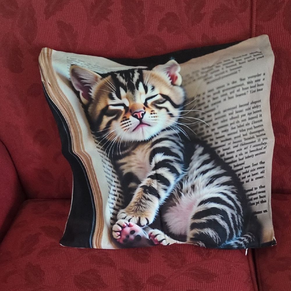 Cozy Cat Print Pillow Cover